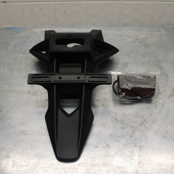 07 SUZUKI GSXR1000 AFTERMARKET LICENSE PLATE LIGHT with HOLDER BB197