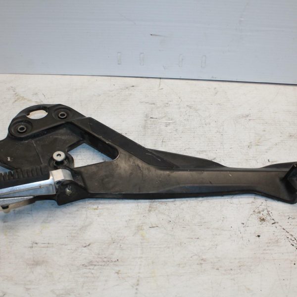 09 YAMAHA FZ6 LEFT REARSET REAR SET DRIVER FOOT PEG REST STOP BB295