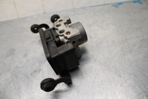 14-15 TRIUMPH STREET TRIPLE R ABS PUMP UNIT MODULE BB441 - Image 5