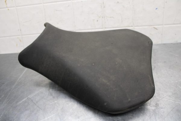 20 SUZUKI GSXR 1000 FRONT DRIVERS SEAT PAD SADDLE PILLION BB597 - Image 4