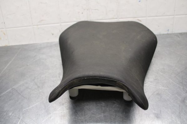 20 SUZUKI GSXR 1000 FRONT DRIVERS SEAT PAD SADDLE PILLION BB597 - Image 5