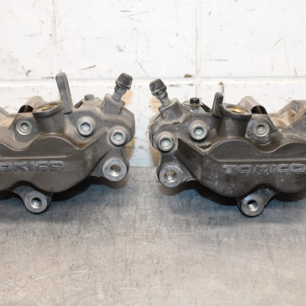 2001 Suzuki GSXR600 RIGHT LEFT FRONT BRAKE CALIPER SET PAIR CALIPERS BB59