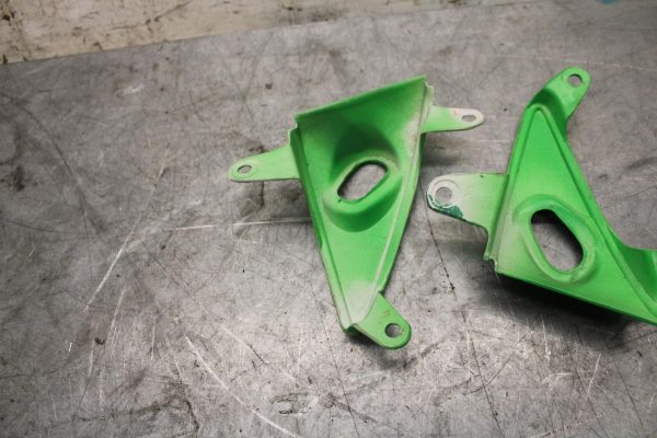 2005 Kawasaki Ninja ZX6R  FRONT  TURN SIGNALS LIGHT COWL TRIM BB534 - Image 6