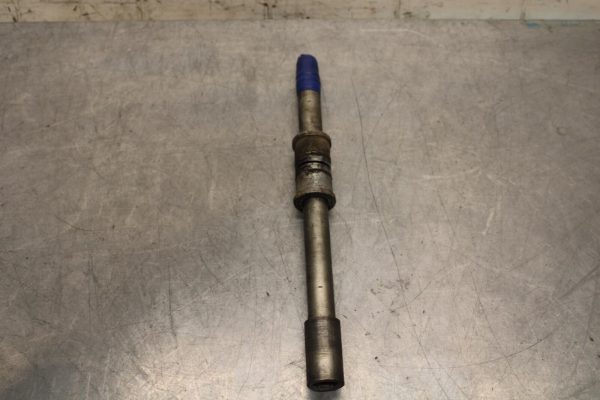 2012 Yamaha FZ8 FRONT WHEEL RIM AXLE PIVOT BOLT 39P-25181-00-00 BB550 - Image 7