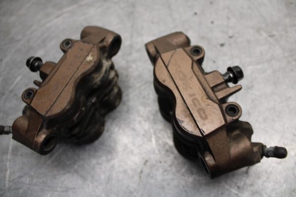 2016 Honda CBR1000RR RIGHT LEFT FRONT BRAKE CALIPER SET PAIR CALIPERS BB530 - Image 5