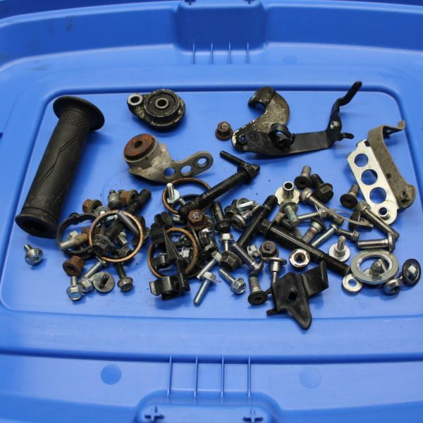 08-16 YAMAHA YZF R6 CHASSIS SUBFRAME ASSORTED MOUNTING BOLTS HARDWARE BB247