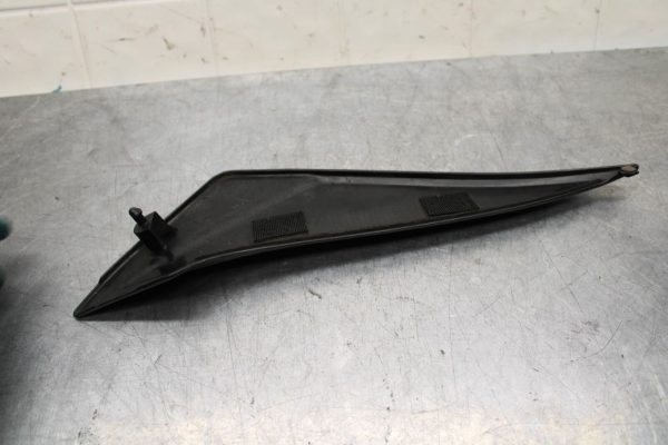 11-23 SUZUKI GSXR 600 RIGHT INNER FAIRING COWL PANEL TRIM OEM BB582 - Image 6