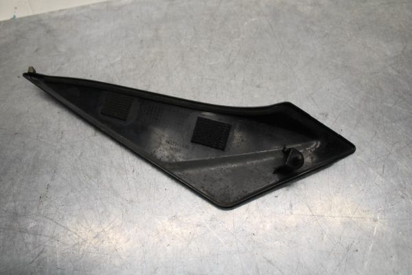 11-23 SUZUKI GSXR 600 RIGHT INNER FAIRING COWL PANEL TRIM OEM BB582 - Image 8