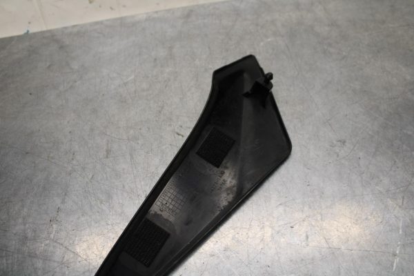 11-23 SUZUKI GSXR 600 RIGHT INNER FAIRING COWL PANEL TRIM OEM BB582 - Image 9