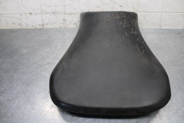 2000 Yamaha YZF R6 FRONT DRIVERS SEAT PAD SADDLE PILLION 5EB-24710-00-00 BB558 - Image 5