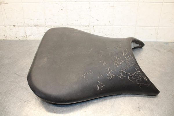 2000 Yamaha YZF R6 FRONT DRIVERS SEAT PAD SADDLE PILLION 5EB-24710-00-00 BB558 - Image 6