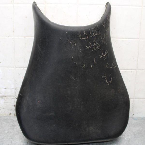 2000 Yamaha YZF R6 FRONT DRIVERS SEAT PAD SADDLE PILLION 5EB-24710-00-00 BB558