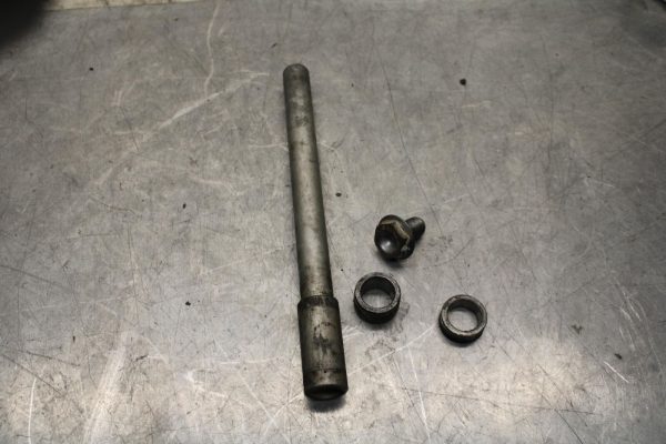 2006 Honda CBR600F4i FRONT WHEEL RIM AXLE PIVOT BOLT 44301-MBW-E11 BB567 - Image 9