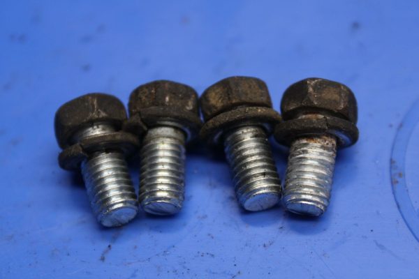 78 SUZUKI GS550E FRONT FENDER BOLTS SET W CABLE GUIDE  BB212 - Image 4