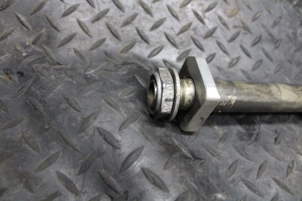 08-09 SUZUKI GSXR750 REAR AXLE BACK WHEEL RIM PIVOT BOLT AXEL BB208 - Image 4