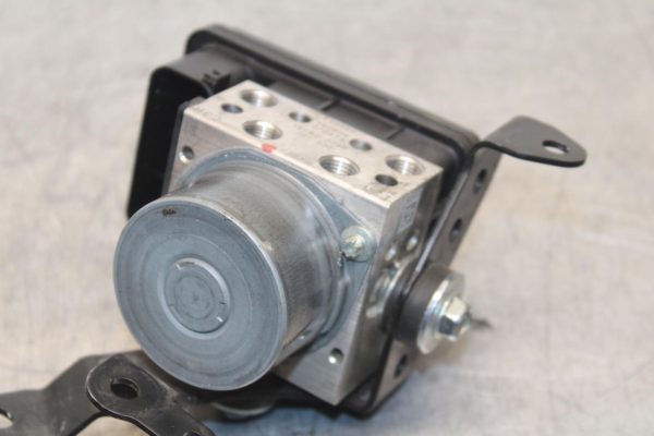 12-17 KAWASAKI ER-6N Z650 ABS PUMP UNIT MODULE BB607 - Image 15