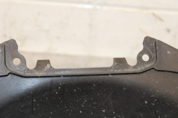 20 SUZUKI GSXR 1000 CENTER UNDER PANEL TRIM COWL BB597 - Image 11