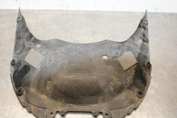 20 SUZUKI GSXR 1000 CENTER UNDER PANEL TRIM COWL BB597 - Image 14