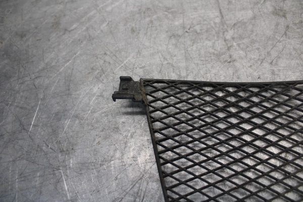 2005 Honda CBR1000RR OIL COOLER GRILL GUARD BB528 - Image 3