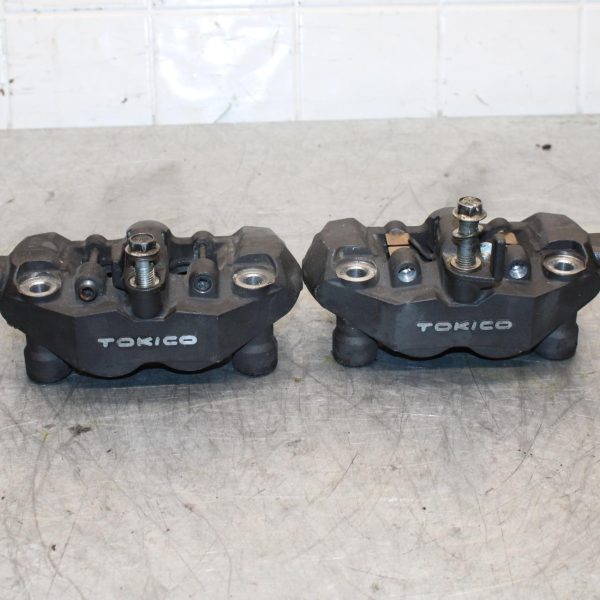 2006 Suzuki GSXR600 RIGHT LEFT FRONT BRAKE CALIPER SET PAIR CALIPERS  BB447