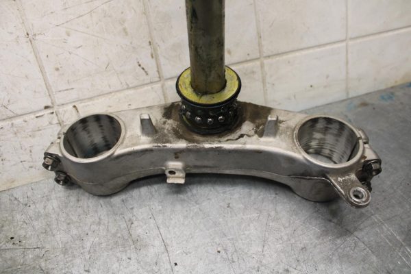 2007 Suzuki GSXR600 FRONT FORKS CLAMP LOWER TRIPLE TREE STEM 51410-01H10 BB540 - Image 5