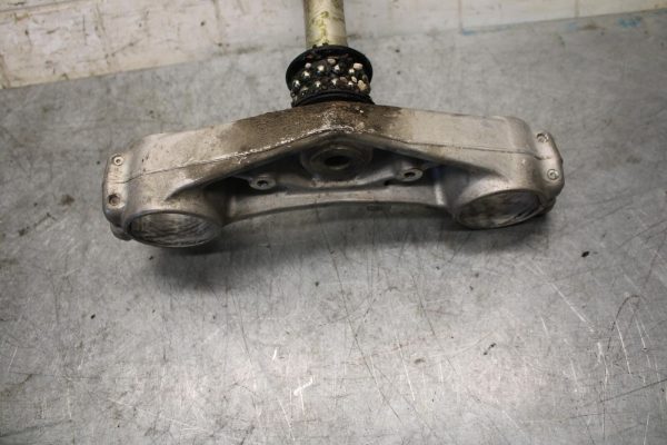 2007 Suzuki GSXR600 FRONT FORKS CLAMP LOWER TRIPLE TREE STEM 51410-01H10 BB540 - Image 10