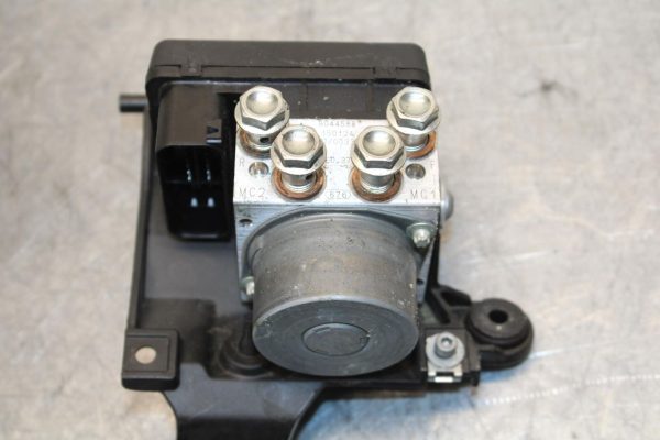 2016 Aprilia Tuono V4 1100 RR ABS ABS PUMP UNIT MODULE B044760 BB53 - Image 3