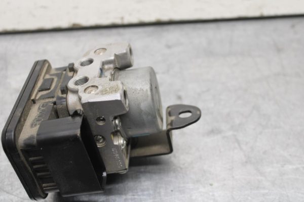 15-16 KAWASAKI EX300 ABS PUMP UNIT MODULE BB635 - Image 5