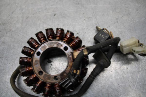 89-90 YAMAHA FZR600 STATOR GENERATOR ALTERNATOR MAGNETO 3HE-81410-01-00 BB76 - Image 4