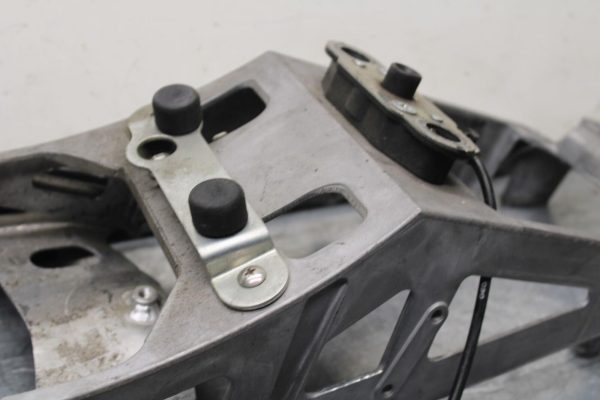 06-07 SUZUKI GSXR750 REAR SUBFRAME SUB FRAME 41211-01H00-YAP 41231-41G10 BB613 - Image 13