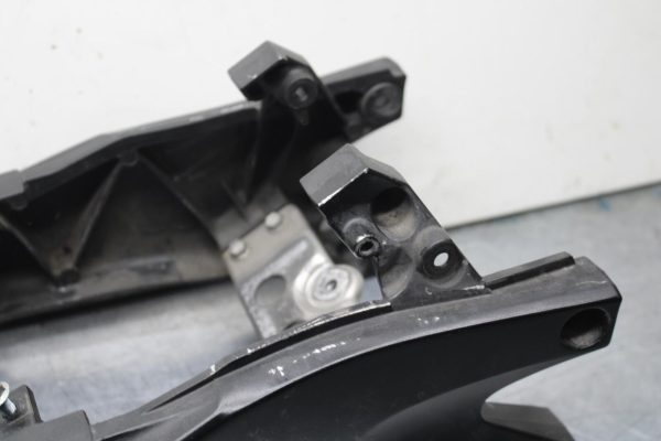 06-07 SUZUKI GSXR750 REAR SUBFRAME SUB FRAME 41211-01H00-YAP 41231-41G10 BB613 - Image 7