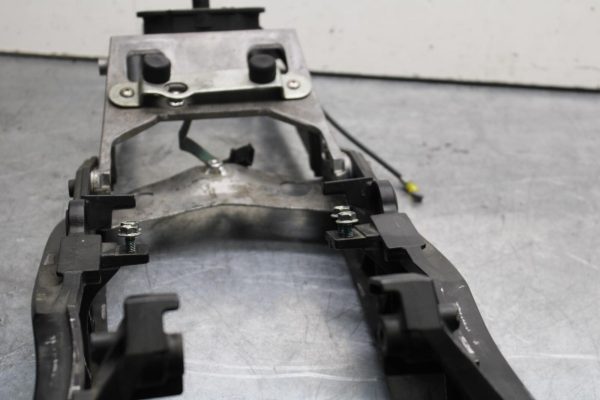 06-07 SUZUKI GSXR750 REAR SUBFRAME SUB FRAME 41211-01H00-YAP 41231-41G10 BB613 - Image 10