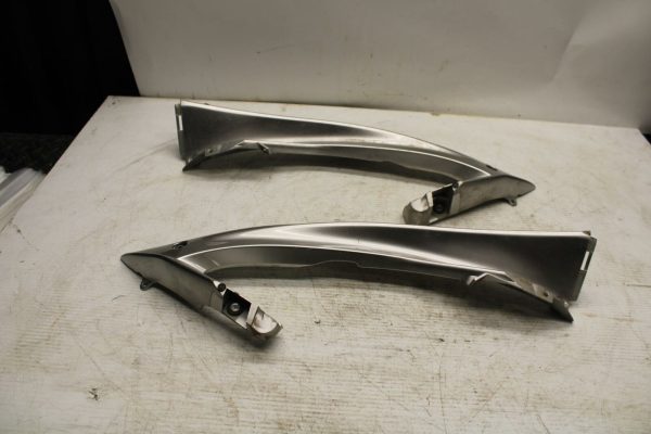 08-16 YAMAHA YZF R6 LEFT FRONT UPPER MID SIDE FAIRING COWL PLASTIC BB365 - Image 3