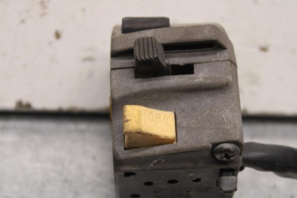 1988 Suzuki Katana 600 GSX600F LEFT CLIP ON HANDLE HORN SIGNALS SWITCH  BB94 - Image 3