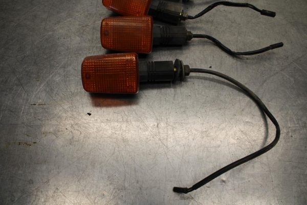 1995 Suzuki RF600R GSXR FRONT REAR  LEFT RIGHT TURN SIGNALS LIGHT  BB615 - Image 3