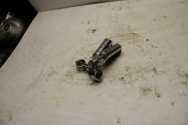 05-07 HONDA VTX1800F2 REAR PASSENGER FOOT STEP PEG BB351 - Image 4