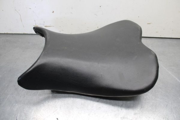 06-07 SUZUKI GSXR 600 FRONT DRIVERS SEAT PAD SADDLE PILLION BB621 - Image 3