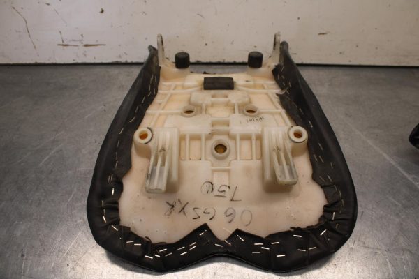 06-07 SUZUKI GSXR 600 FRONT DRIVERS SEAT PAD SADDLE PILLION BB621 - Image 6