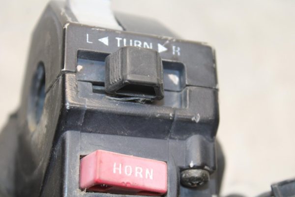 1988 Yamaha FZ600 LEFT CLIP ON HANDLE HORN SIGNALS SWITCH  BB601 - Image 14