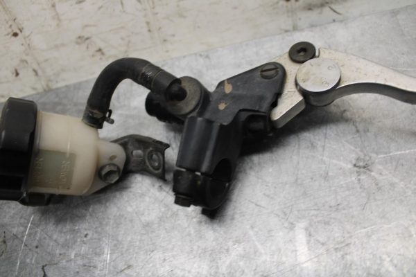 1998 Suzuki TL1000S FRONT BRAKE MASTER CYLINDER w/ LEVER BB508 - Image 4