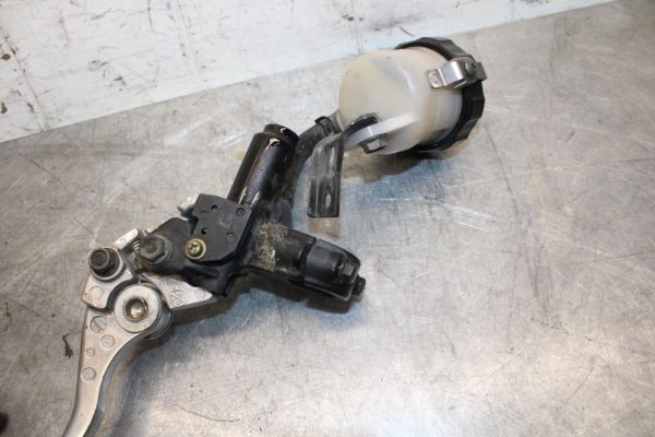 1998 Suzuki TL1000S FRONT BRAKE MASTER CYLINDER w/ LEVER BB508 - Image 9