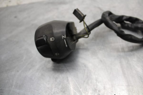 1998 Suzuki TL1000S LEFT CLIP ON HANDLE HORN SIGNALS SWITCH  BB508 - Image 3