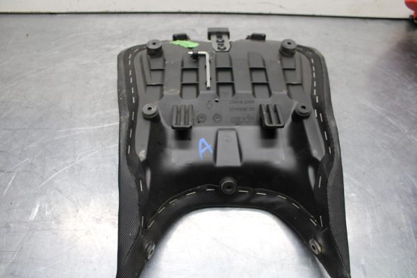 20-23 APRILIA RS660 FRONT DRIVERS SEAT PAD SADDLE PILLION BB611 - Image 7