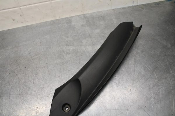 2001 Suzuki GSXR600 LEFT INNER FAIRING COWL PANEL TRIM OEM BB584 - Image 5