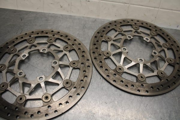 2009 Triumph Daytona 675 FRONT LEFT RIGHT BRAKE ROTORS DISCS T2021040 BB584 - Image 12