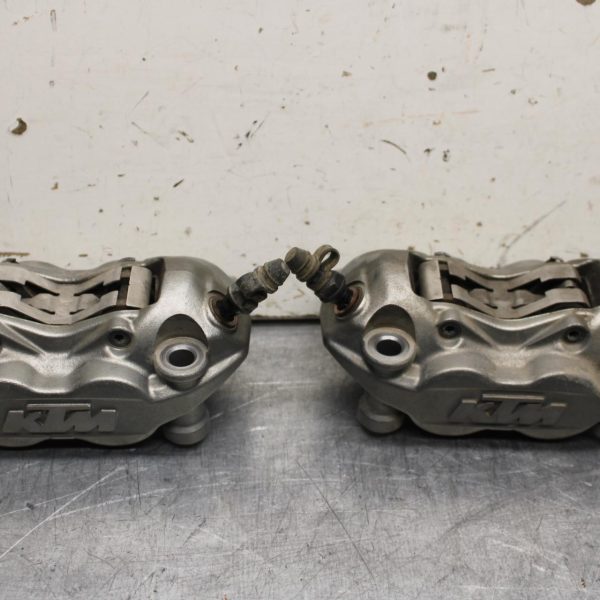 21-23 KTM 890 ADVENTURE RIGHT LEFT FRONT BRAKE CALIPER SET PAIR CALIPERS BB629