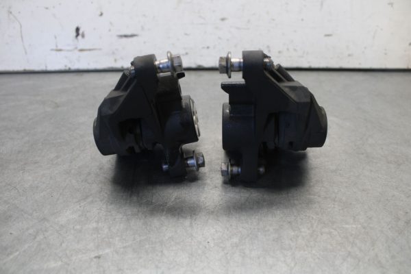 18-24 YAMAHA MT-07 RIGHT LEFT FRONT BRAKE CALIPER SET PAIR CALIPERS BB662 - Image 6