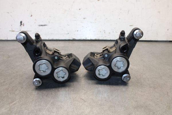 18-24 YAMAHA MT-07 RIGHT LEFT FRONT BRAKE CALIPER SET PAIR CALIPERS BB662