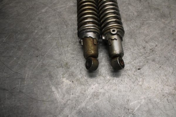 1982 Suzuki GS450L REAR BACK SHOCK ABSORBER BB52 - Image 3