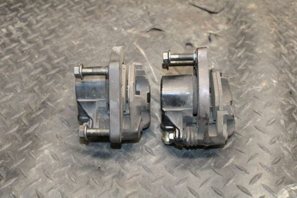 86 SUZUKI GS750ES RIGHT LEFT FRONT BRAKE CALIPER SET PAIR CALIPERS BB233 - Image 6